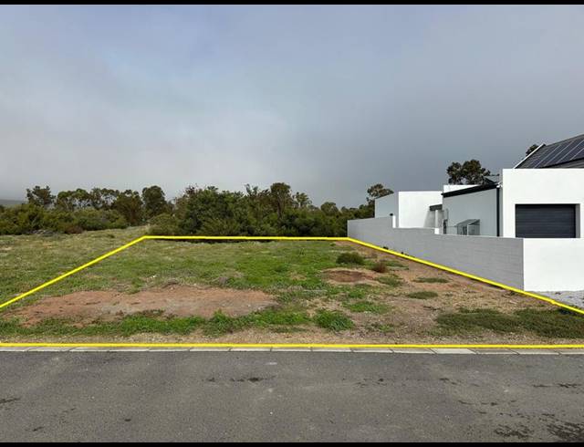 LAND FOR SALE IN BRITANNIA BAY